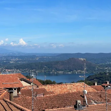 Apartamento Tra Maggiore E D'orta Fuoco