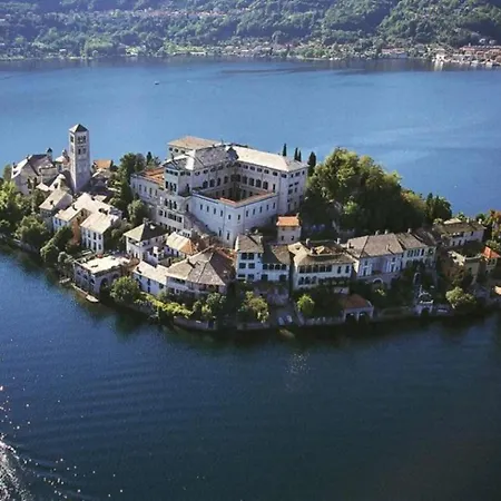 Apartamento Tra Maggiore E D'orta Fuoco *