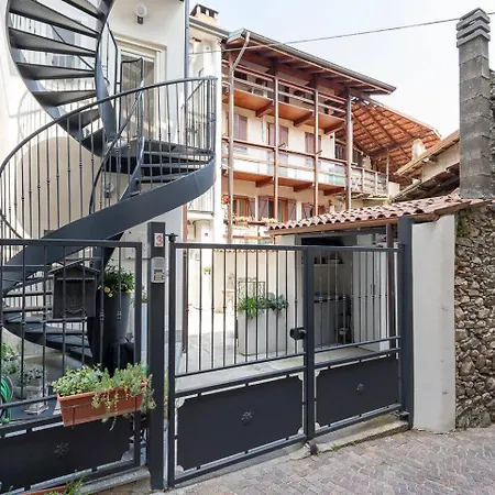 Appartamento Tra Maggiore E D'orta Fuoco Colazza
