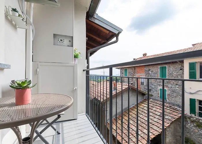 Tra Lago Maggiore e lago d'Orta Appartamento FUOCO * Colazza